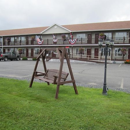 Bishops Country Inn Motel Jackman Exterior photo