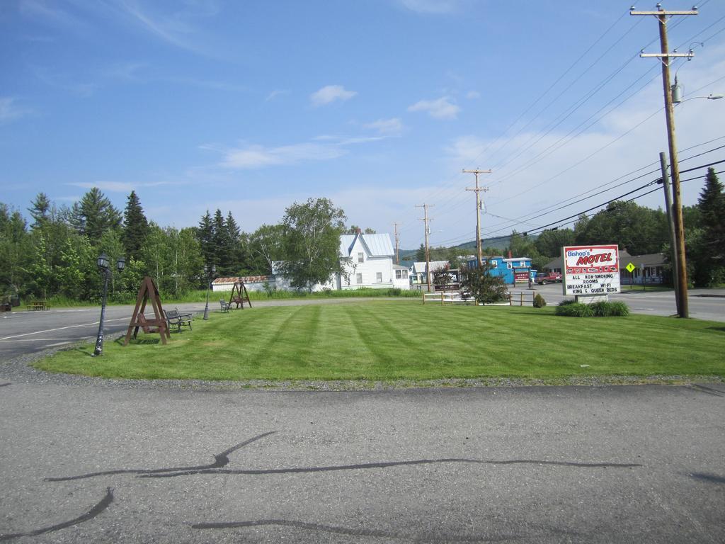 Bishops Country Inn Motel Jackman Exterior photo